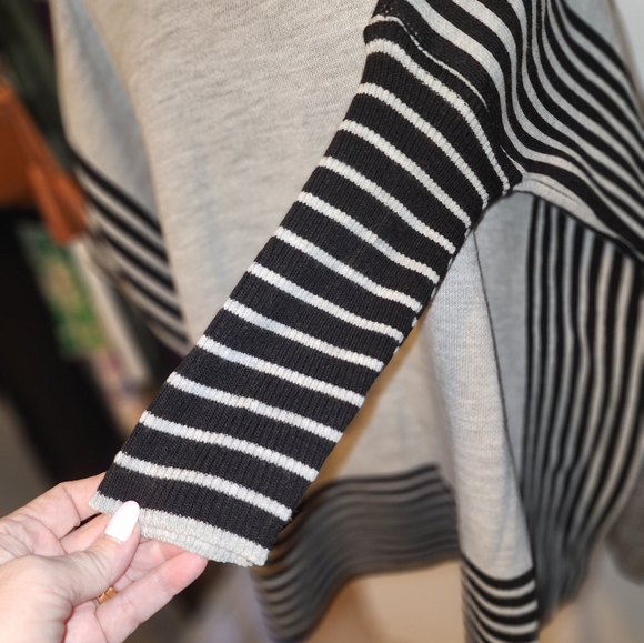 Oversized Turtleneck Tunic/Sweater - Picture 3 of 6